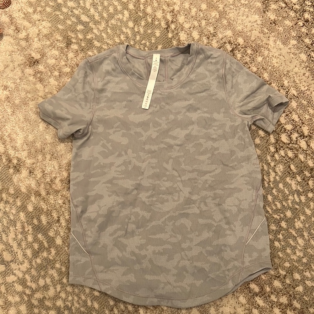 Gray camo lululemon short sleeve top